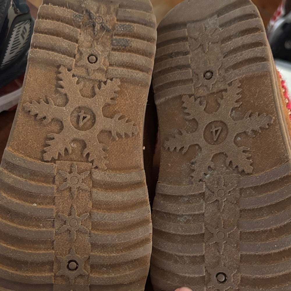 Cozy Brown Kids Clogs with Pink Trim - Picture 5 of 5
